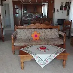 Pan Family House * Φηρά