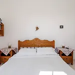 Pan Family House Φηρά