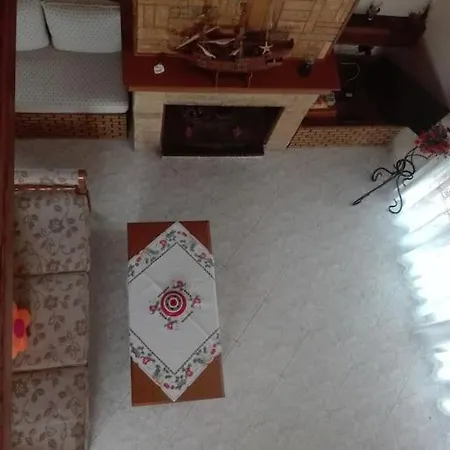 Daire Pan Family House