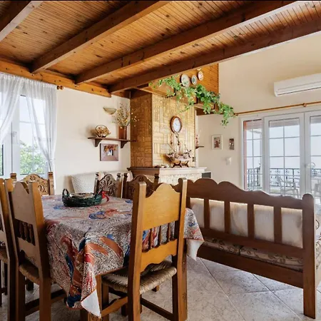 Διαμέρισμα Pan Family House *