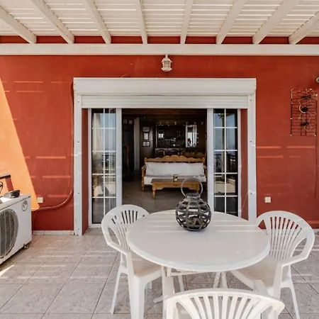 Pan Family House * Fira (Santorini)