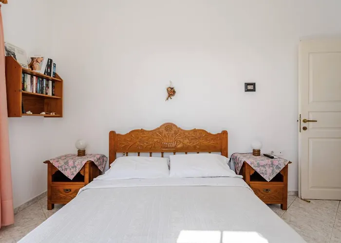 Pan Family House Fira (Santorini)