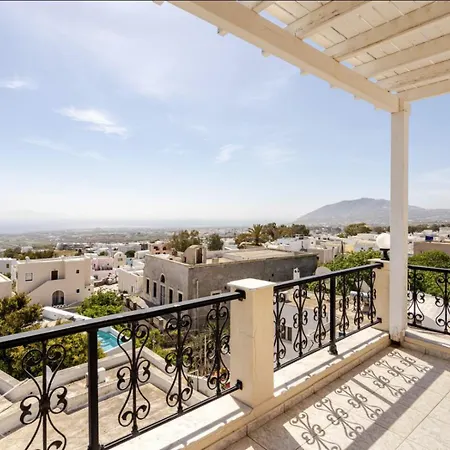 Pan Family House Fira (Santorini)